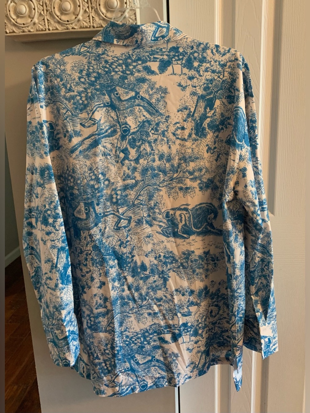 Commense Blue and Cream Button-Down Top NWT - L - Picture 5 of 9